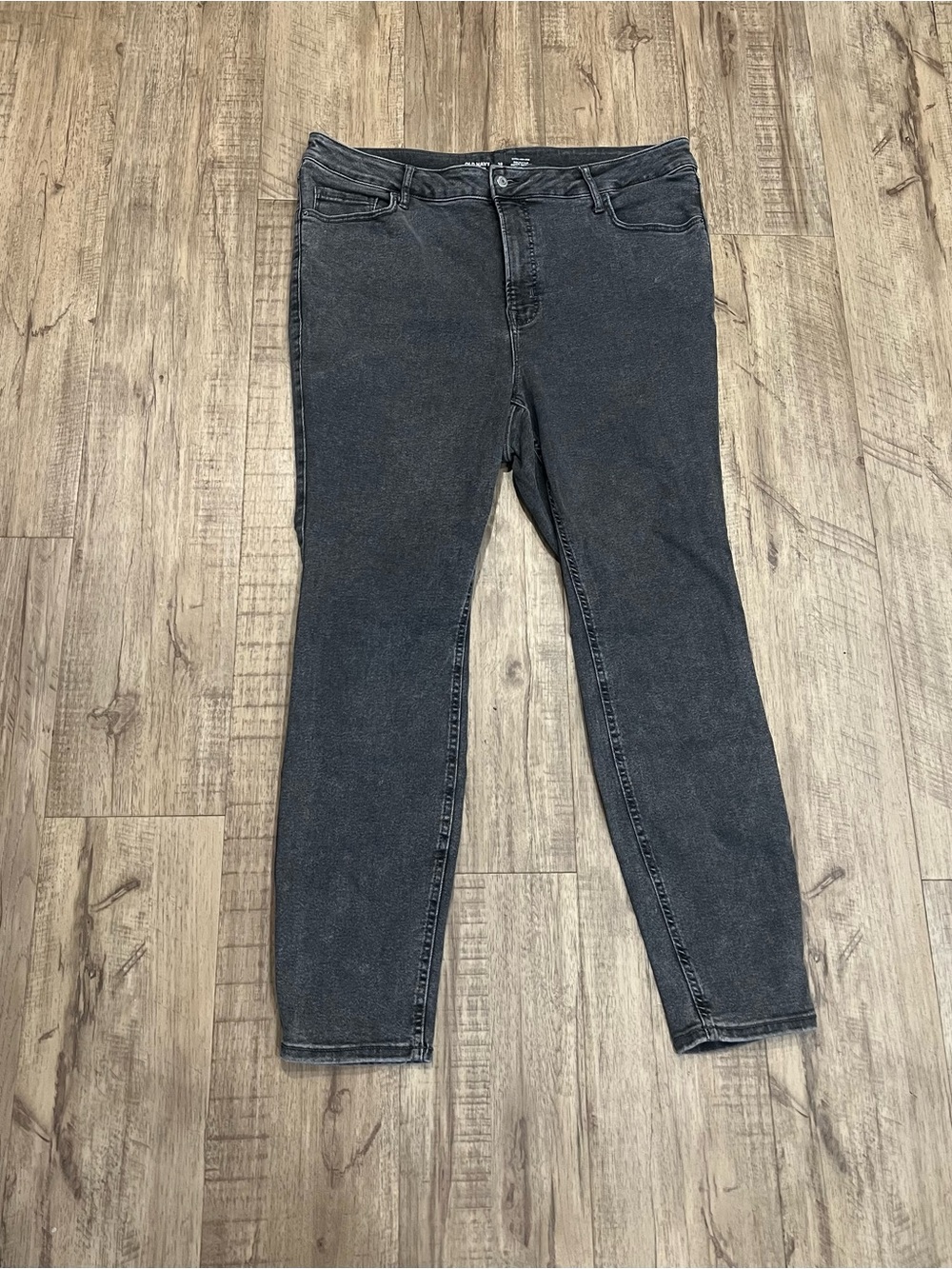 Old Navy Extra High-Rise Rockstar Super Skinny Jeans – Size 20
